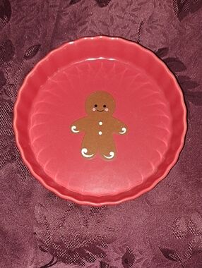 Gingerbread 7" Round Ceramic Ovenware Dish